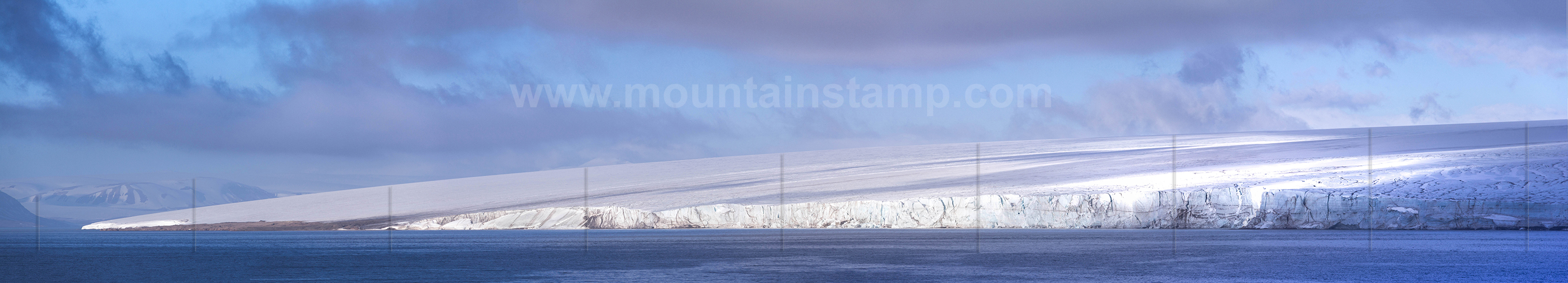 Spitsbergen panorama Valhallfonna glacier Hinlopen Strait